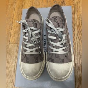 Balenciaga Paris low top sneakers